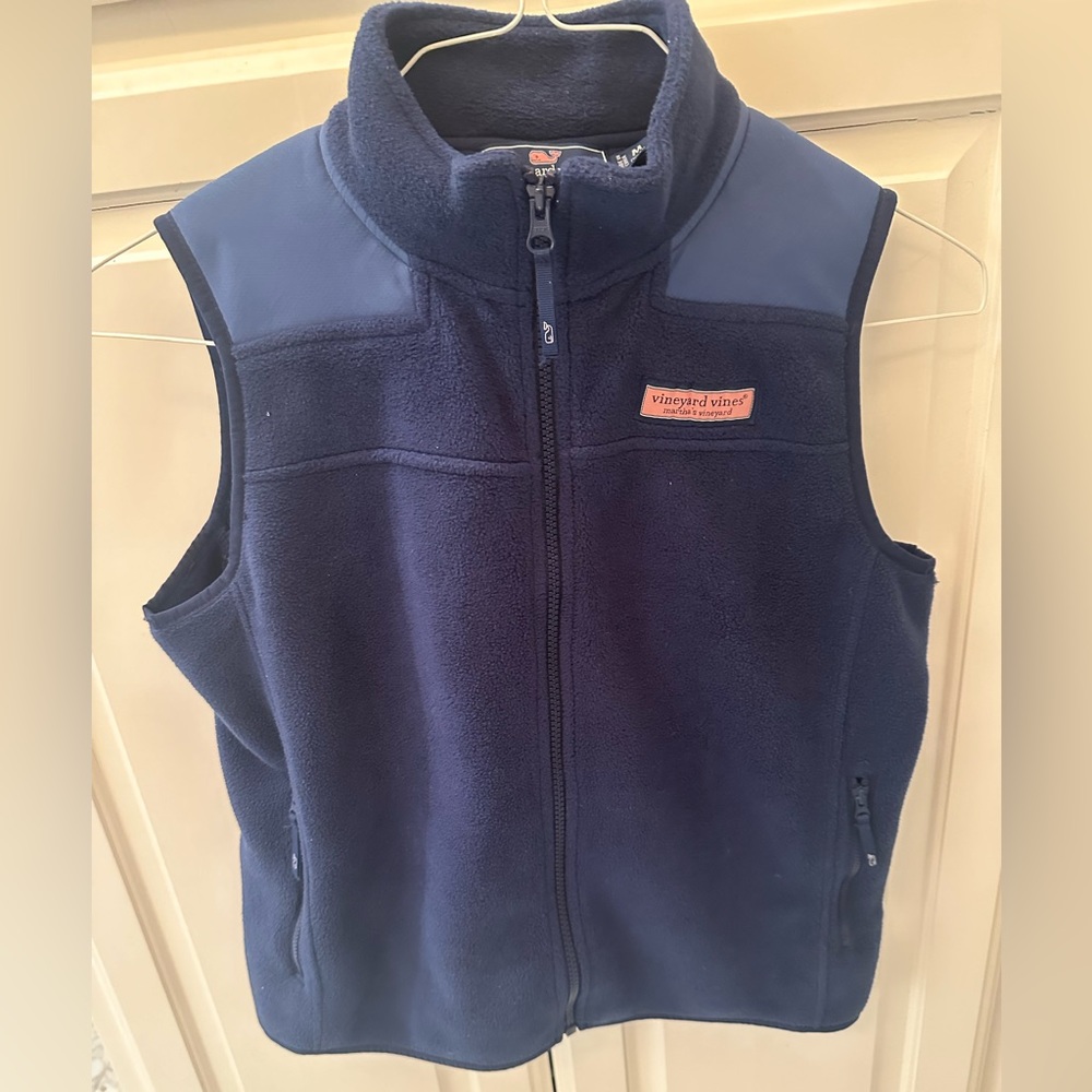 Boys Vineyard Vines navy vest size Medium (12-14)